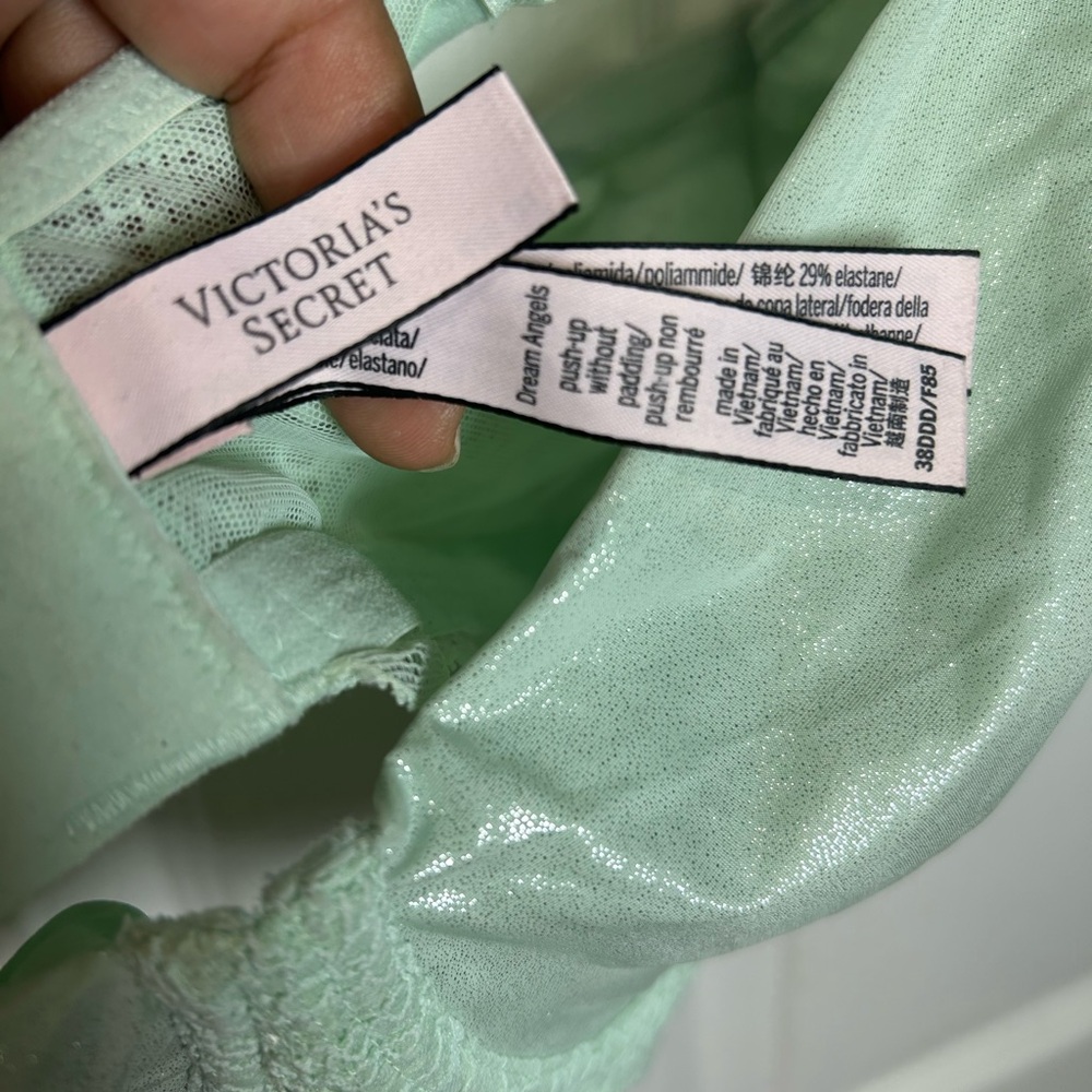 Victoria's Secret Shimmering Mint Lace Bra - Picture 2 of 2